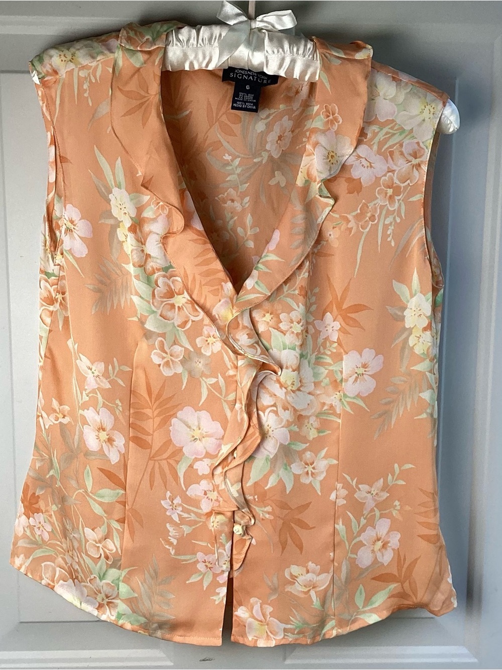 Jones New York Peach Floral Ruffle Front Sleeveless Blouse & skirt set feminine